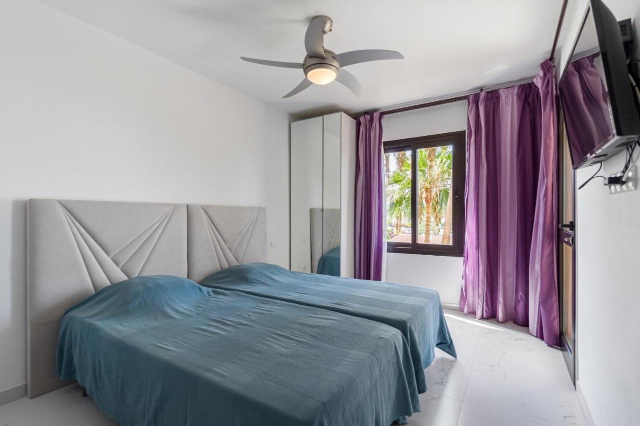 Amazing 3 Bedroom Apartment On The First Line Of The Best Las Americas Beach, Air Conditioner And Terrace Ocean View Playa de las Américas Eksteriør billede